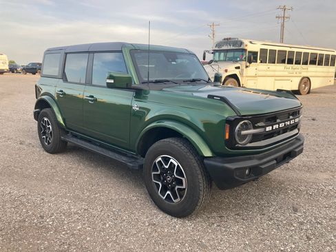 Used 2023 Ford Bronco Outer Banks AWD/4WD image 9