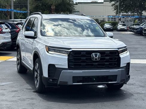 New 2026 Honda Pilot Elite image 2