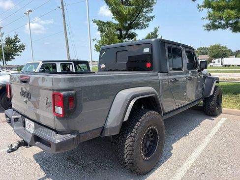 Used 2021 Jeep Gladiator Sport AWD/4WD image 3