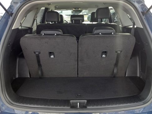 Used 2025 Kia Sorento S image 11