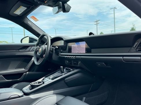 Used 2025 Porsche 911 Carrera image 31