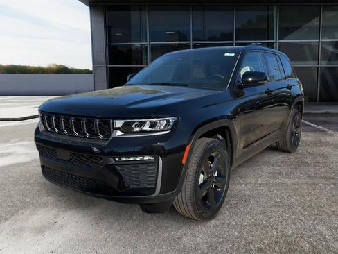 New 2026 Jeep Grand Cherokee Limited w/ Limited Altitude Package RWD image 3