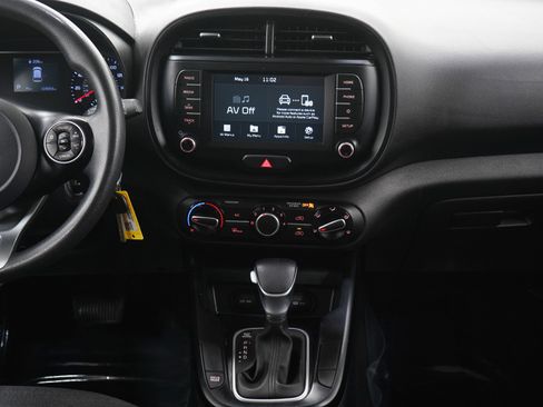 Used 2020 Kia Soul S FWD image 16