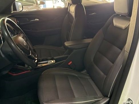 Used 2023 Chevrolet TrailBlazer RS w/ Convenience Package image 5