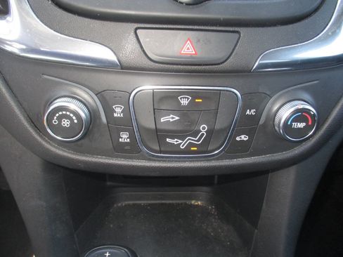 Used 2020 Chevrolet Equinox LT FWD image 20