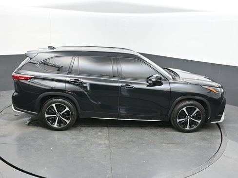 Used 2022 Toyota Highlander XSE image 40