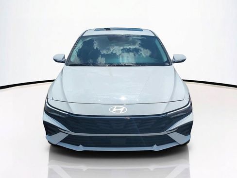 New 2026 Hyundai Elantra Limited FWD image 3