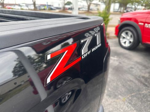 Used 2018 Chevrolet Silverado 1500 LT w/ All Star Edition AWD/4WD image 9