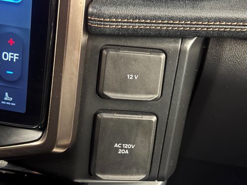 Used 2022 Ford F150 Lightning Lariat image 53