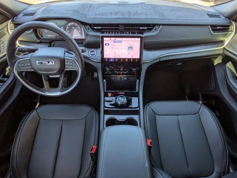 New 2025 Jeep Grand Cherokee L Limited w/ Black Appearance Package image 16