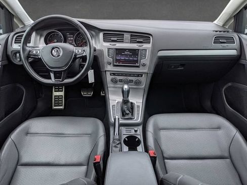 Used 2015 Volkswagen Golf S FWD image 3