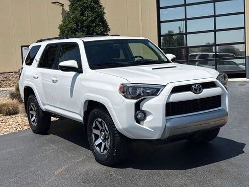 Used 2019 Toyota 4Runner TRD Off-Road AWD/4WD image 40