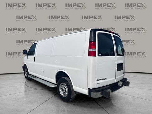 Used 2022 GMC Savana 2500 w/ Driver Convenience Package RWD image 3