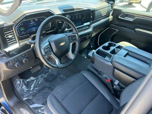 Used 2023 Chevrolet Silverado 1500 LT AWD/4WD image 16