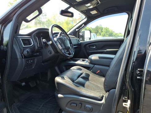 Used 2019 Nissan Titan SL w/ Midnight Edition AWD/4WD image 21