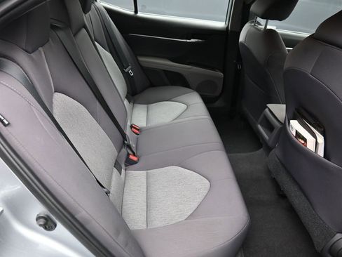 Used 2021 Toyota Camry LE image 22