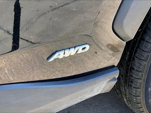 Used 2025 Toyota RAV4 XLE Premium image 33