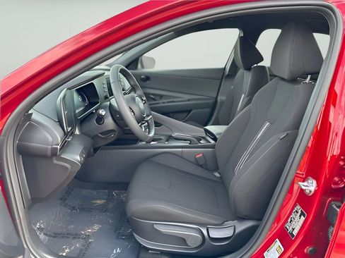Used 2025 Hyundai Elantra Sport image 26