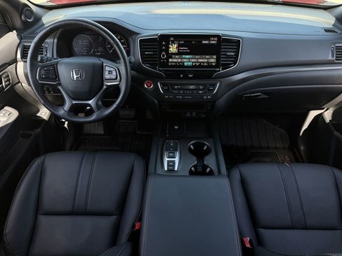 Used 2025 Honda Ridgeline TrailSport image 11