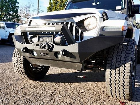 Used 2018 Jeep Wrangler Unlimited Sahara image 12