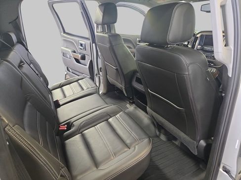 Used 2018 GMC Sierra 2500 Denali w/ Duramax Plus Package AWD/4WD image 12