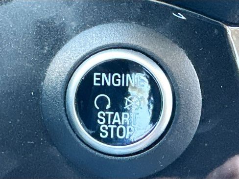 Used 2017 Ford Escape Titanium FWD image 19
