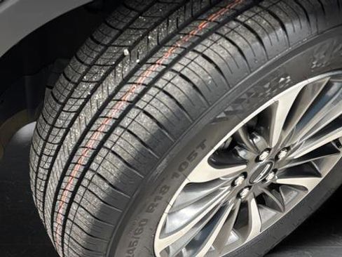 Used 2022 Lincoln Nautilus Reserve AWD/4WD image 39