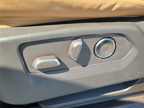 Certified 2021 Cadillac Escalade Premium Luxury image 19