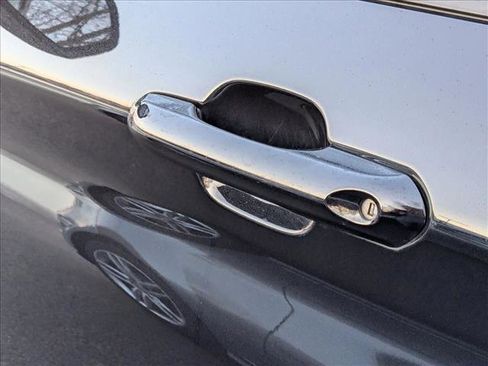 Used 2022 Ford Explorer XLT w/ Equipment Group 202A image 14