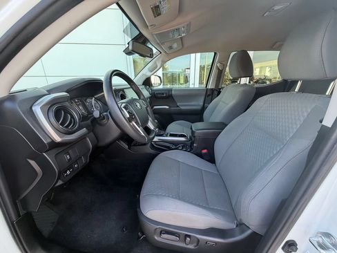 Used 2023 Toyota Tacoma SR5 RWD image 13
