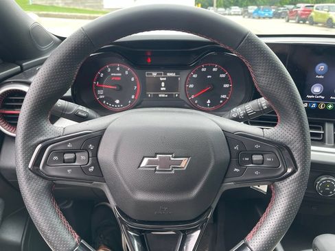 Used 2025 Chevrolet Trax RS w/ Driver Confidence Package FWD image 6
