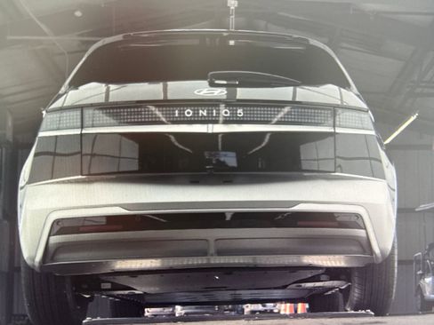 Used 2026 Hyundai Ioniq 5 Limited image 11