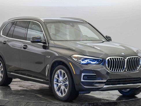 Certified 2023 BMW X5 xDrive45e image 6