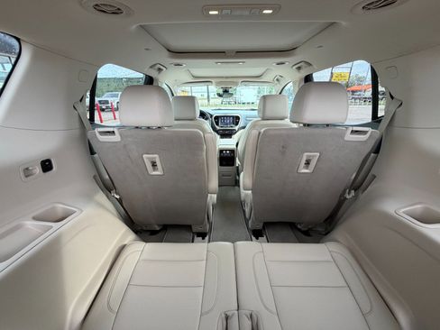 Certified 2021 GMC Acadia Denali w/ Denali Technology Package AWD/4WD image 29
