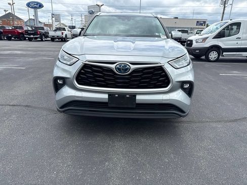 Used 2020 Toyota Highlander XLE AWD/4WD image 7