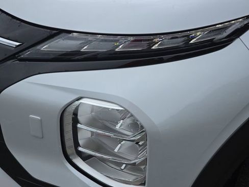 Used 2025 Mitsubishi Outlander Trail Edition image 35