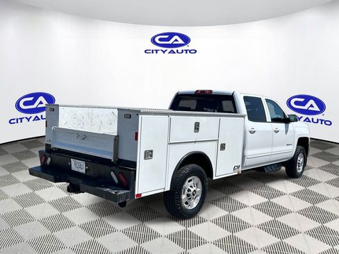 Used 2018 Chevrolet Silverado 2500 LT AWD/4WD image 3