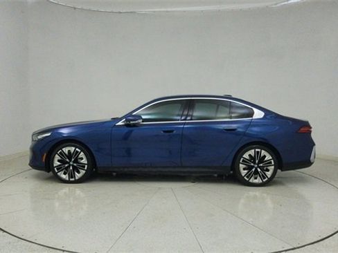 Used 2025 BMW 540i xDrive image 66
