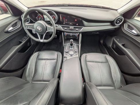 Used 2017 Alfa Romeo Giulia image 17