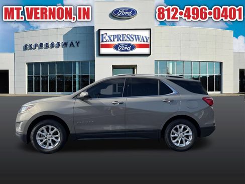 Used 2018 Chevrolet Equinox LT w/ Sun & Infotainment Package AWD/4WD image 9