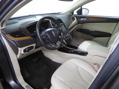 Used 2019 Lincoln MKC Select w/ Select Plus Package FWD image 19