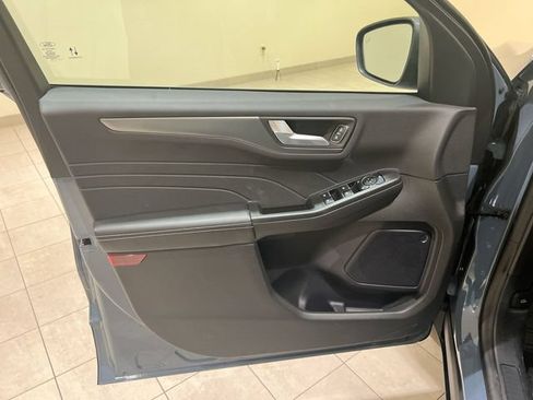 Used 2024 Ford Escape SE FWD image 14