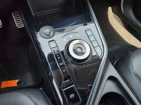 Used 2023 Kia Niro SX Touring FWD image 19