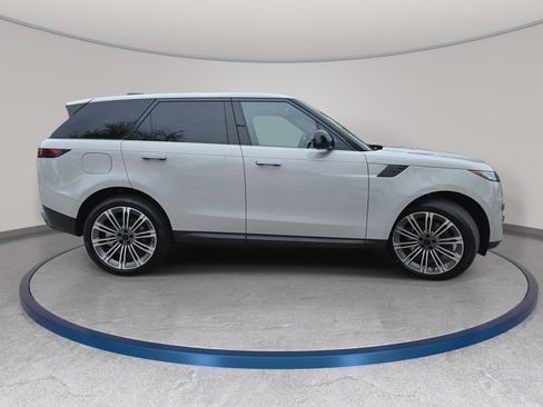 New 2026 Land Rover Range Rover Sport SE AWD/4WD image 4