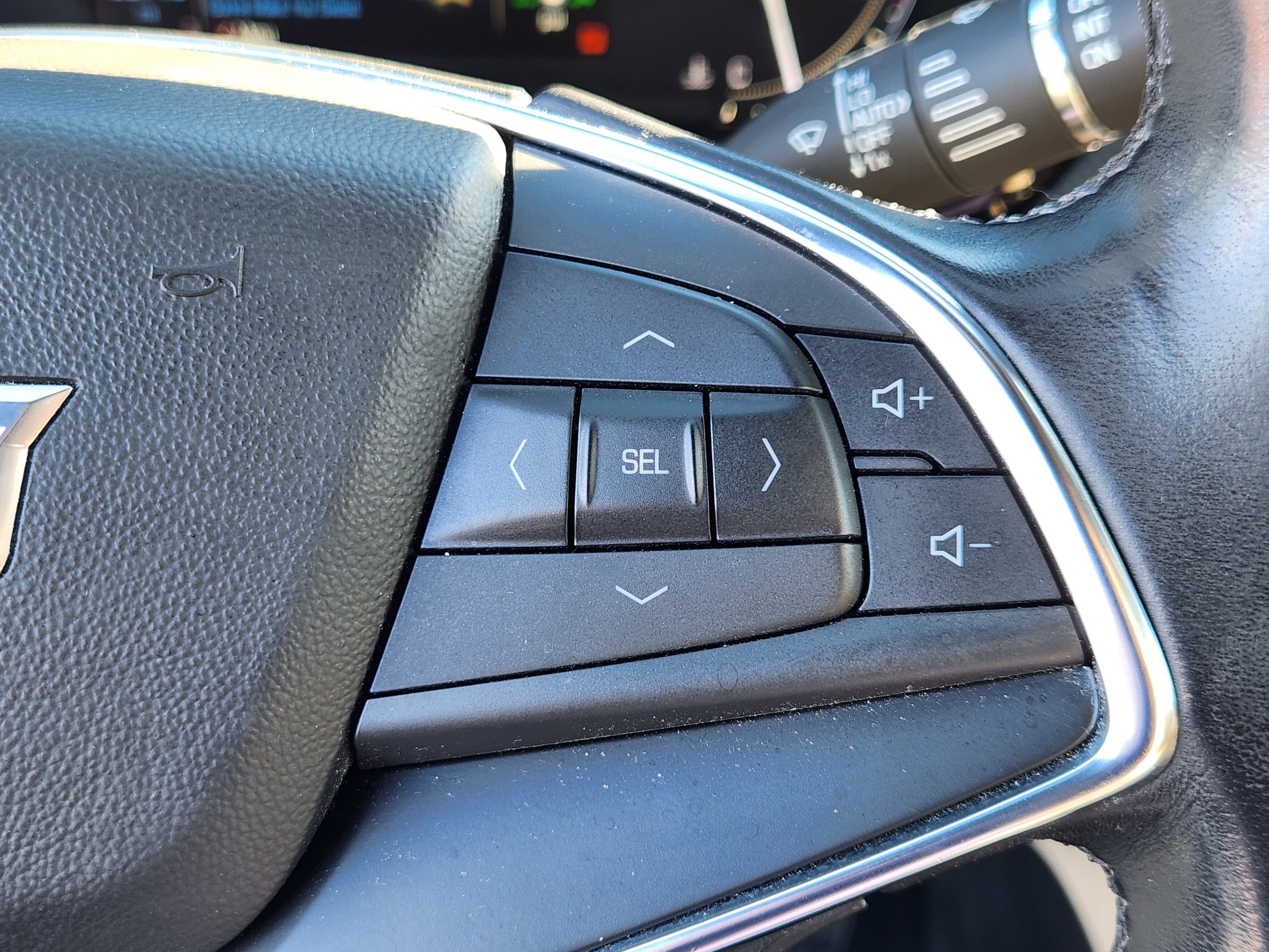 Used 2018 Cadillac XT5 Luxury w/ Driver Awareness Package AWD/4WD image 24