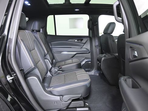 Used 2025 Chevrolet Traverse High Country w/ LPO, Floor Liner Package AWD/4WD image 16