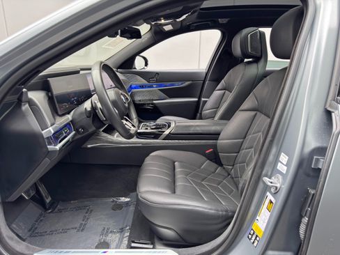 Used 2023 BMW 760i xDrive AWD/4WD image 17