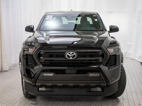 Used 2025 Toyota Tacoma SR5 image 2