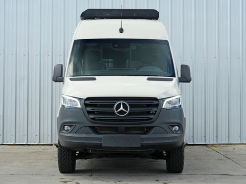 Used 2020 Mercedes-Benz Sprinter 2500 w/ Premium Plus Package image 7