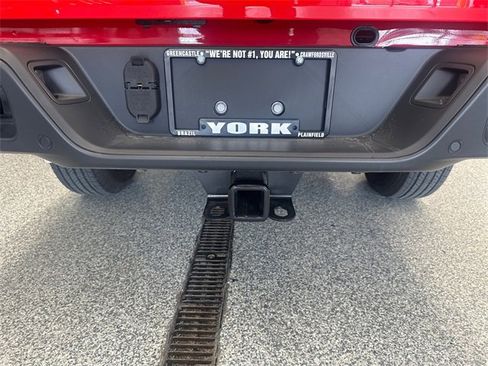 Used 2023 Jeep Gladiator Sport image 16